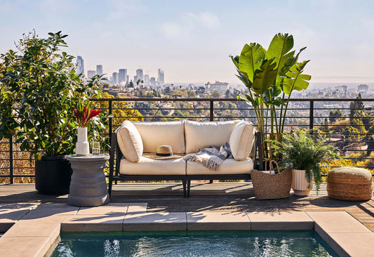 Table d'appoint extérieure en béton à plusieurs niveaux