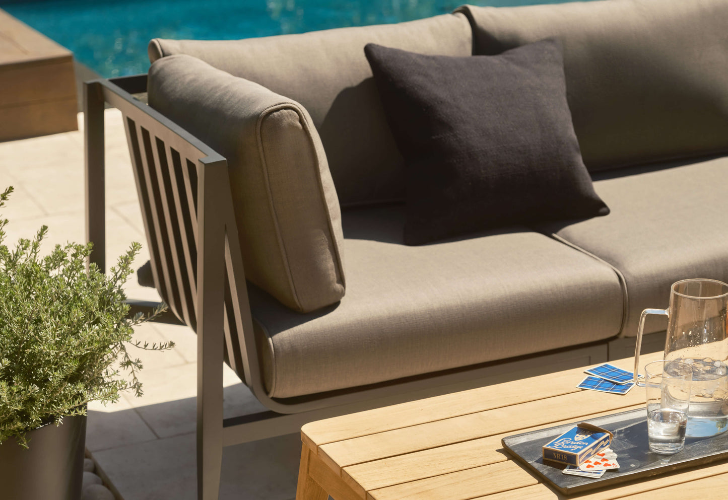 Chaise d'extérieur sans accoudoirs en aluminium anthracite